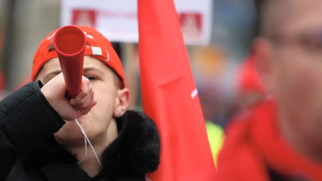 Die-juengste-Tarifrunde-der-Metall-und-Elektroindustrie-hat-am-Freitag-auch-fuer-Berlin-und-Brandenburg-begonnen-Archivfoto