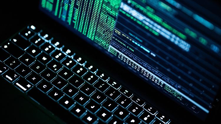 Während sich die Aufsichtsbehörde auf gewöhnliche Betrügereien konzentrierte, die während der Pandemie boomten, habe die Ukraine-Krise ihre Aufmerksamkeit auch auf Cyber-Angriffe aus Russland gelenkt.