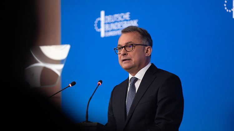 Die Bundesbank unter dem neuen Chef Nagel erwartet bei der Jahresinflation eine vier vor dem Komma.