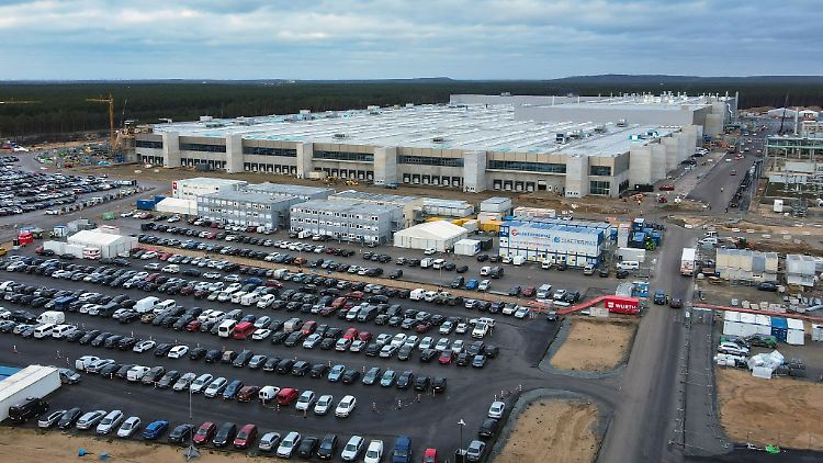 Tesla-Chef Elon Musk hatte gehofft, schon im Sommer 2021 mit der Produktion in Grünheide starten zu können.