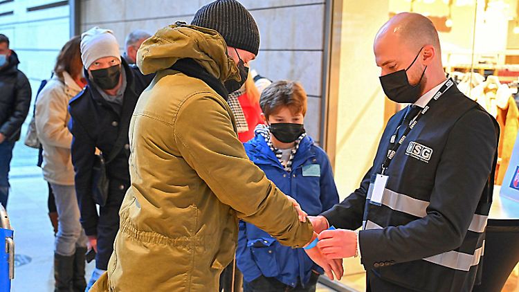 "In gestufte Lockerungen könnten wir morgen einsteigen", sagt Peter Kern.