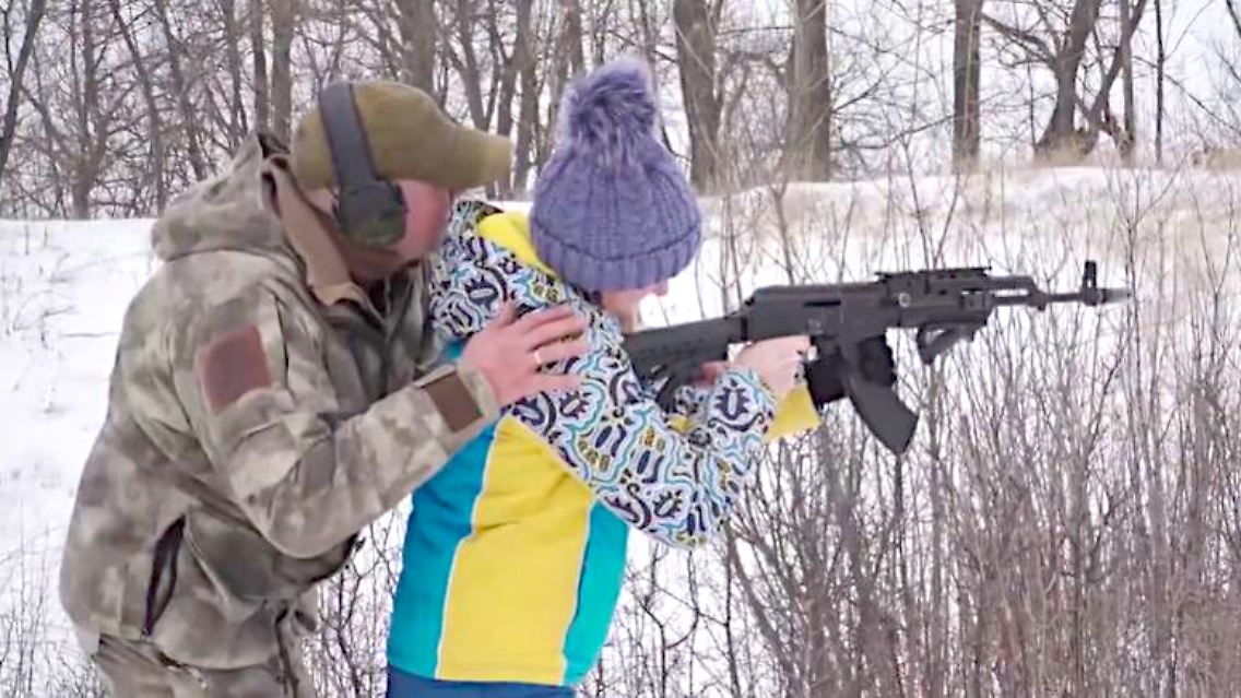 Ukraine_Waffen_Training.JPG