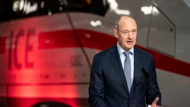 Siemens-Chef Busch sieht seinen Konzern als Vorreiter bei der Digitalisierung.