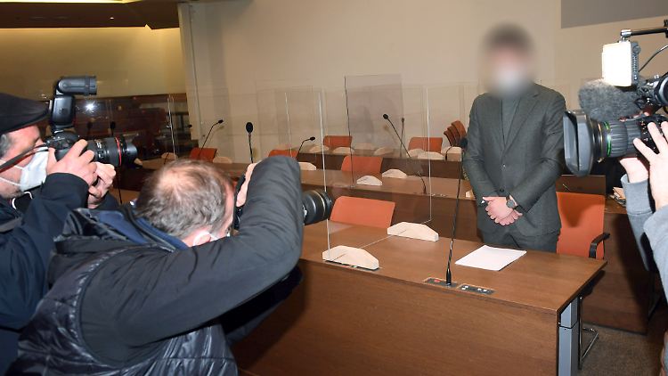 Der Angeklagte erklärt seine Vergehen mit einer großen beruflichen und privaten "Doppelbelastung".