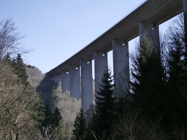 epi-222286033-ADOBE-FOTO-STOCK-336470033-Loesterbachtalbruecke