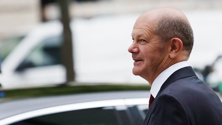 Der damalige Finanzminister Scholz erscheint wegen der Durchsuchungen zur Befragung im Finanzausschuss des Bundestags. (Archivbild)