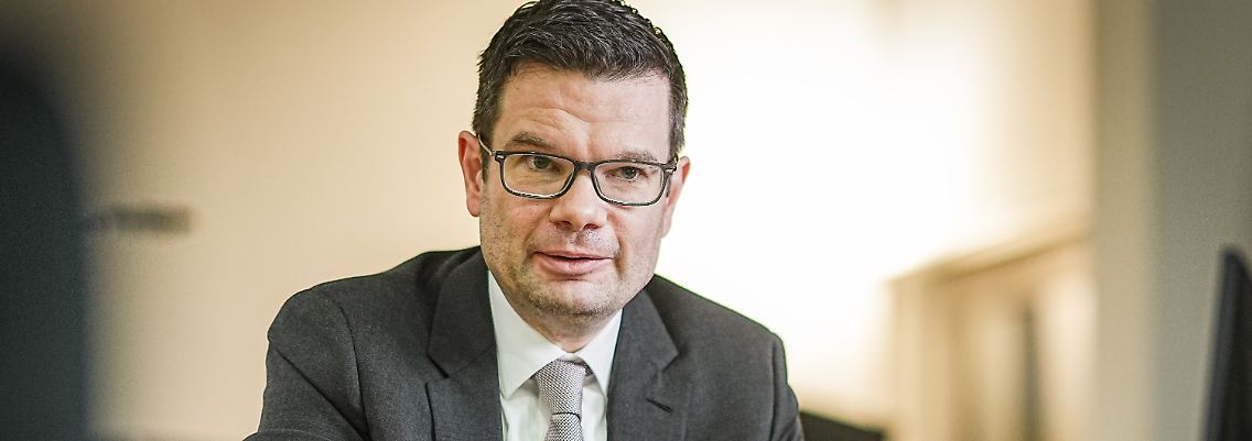 Wie will Bayern eine allgemeine Impfpflicht durchsetzen, wenn es schon im Gesundheitswesen scheitert, fragt Justizminister Buschmann.