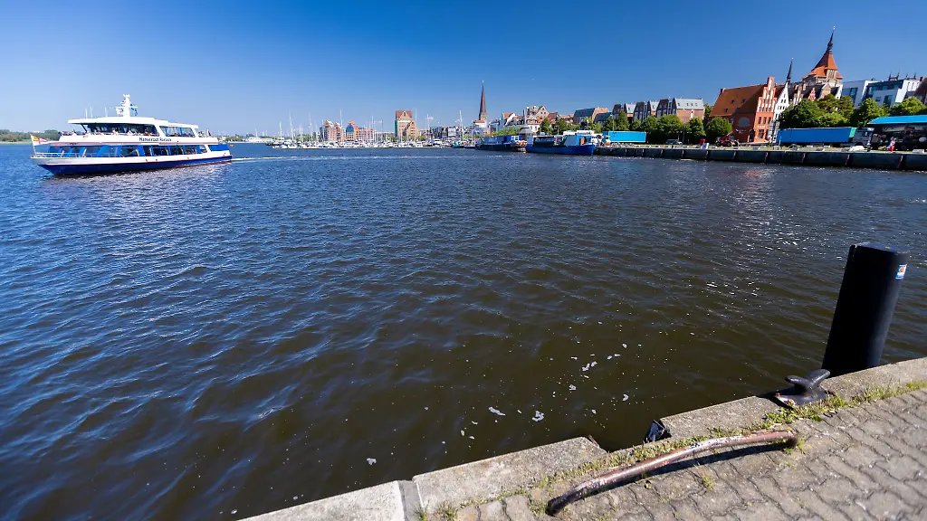 Die-Hafenanlage-im-Bereich-des-Kempowski-Ufers-im-Rostocker-Stadthafen-soll-saniert-werden