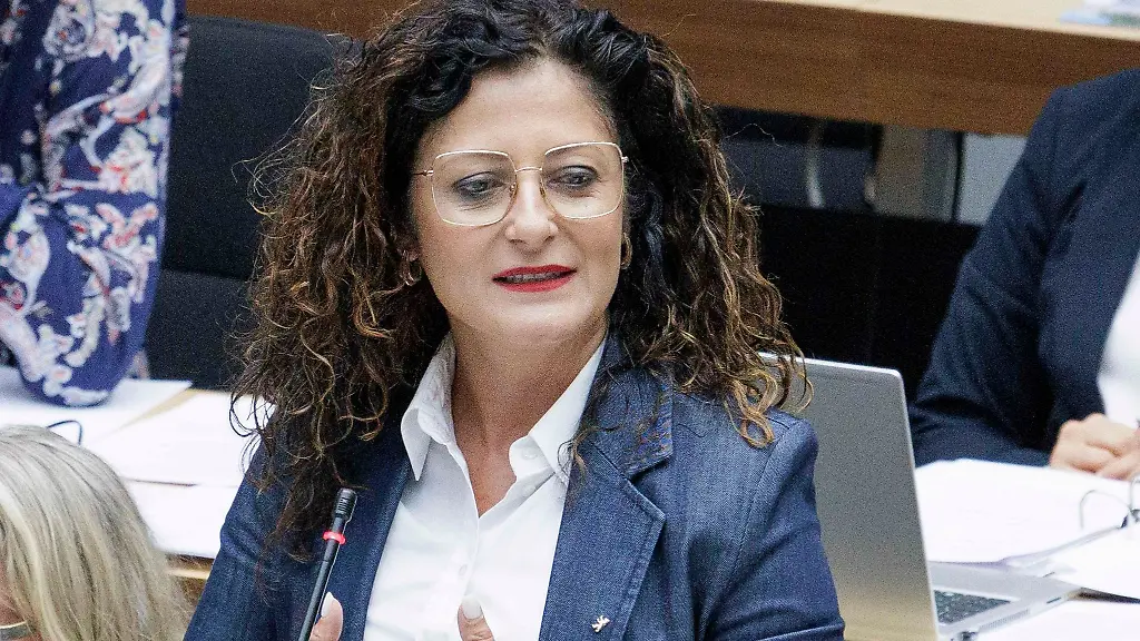 Sozialsenatorin-Cansel-Kiziltepe-SPD-will-sich-fuer-den-Erhalt-des-Sozialtickets-fuer-neun-Euro-im-Monat-einsetzen