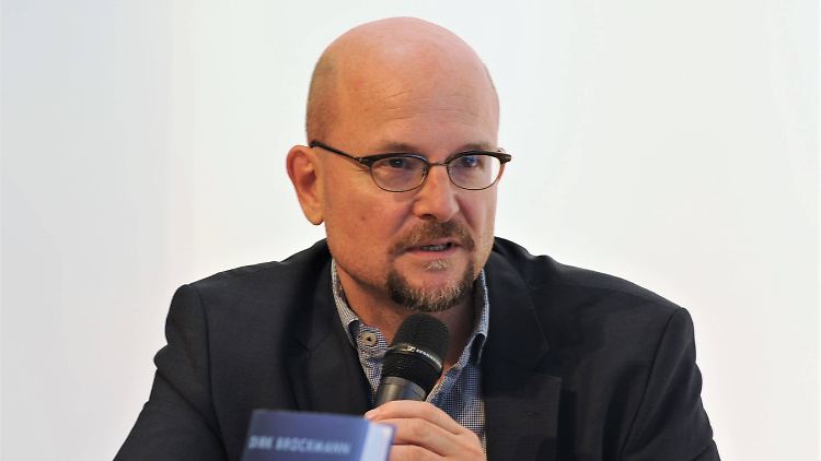 "Die wissenschaftlichen Prognosen zeigen uns, dass der Höhepunkt der Welle in Sicht ist."