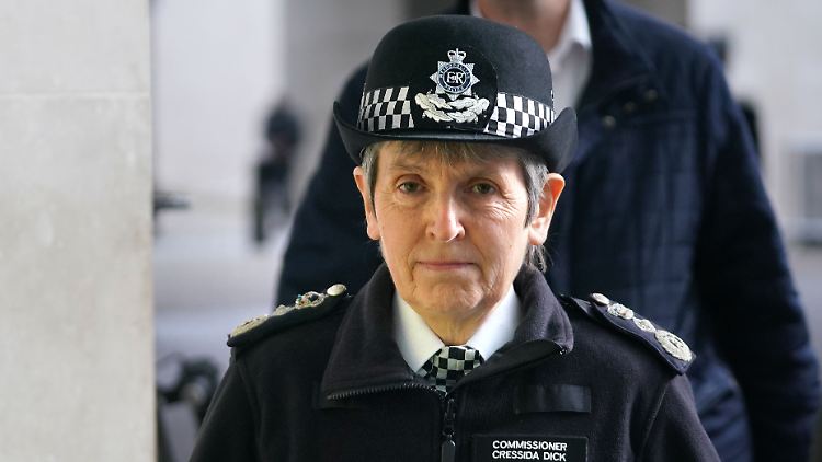 2017 bekleidete Dick als erste Frau das Amt des Polizeivorsitzes.