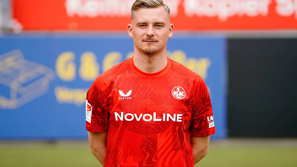 Der-Kapitaen-ist-vor-dem-Spiel-in-Hannover-fraglich-Er-ist-leicht-verletzt