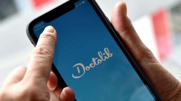 Rund 20.000 Ärzt:innen und Gesundheitsfachkräfte nutzen Doctolib aktuell in Deutschland.