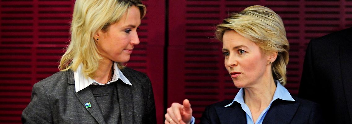 Die SPD-Sozialministerin von Mecklenburg-Vorpommern, Manuela Schwesig (links) und Arbeitsministerin Ursula von der Leyen.