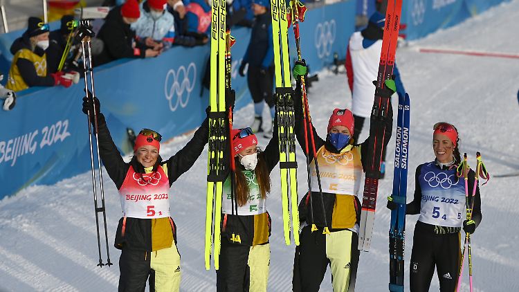 In der Staffel liefen (von links) Katherine Sauerbrey, Katharina Hennig, Victoria Carl und Sofie Krehl sensationell aufs Podium.