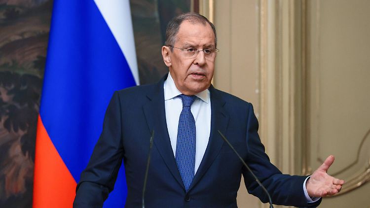 Der russische Außenminister Lawrow beschuldigt die USA, mit Propaganda einen Konflikt schüren zu wollen.