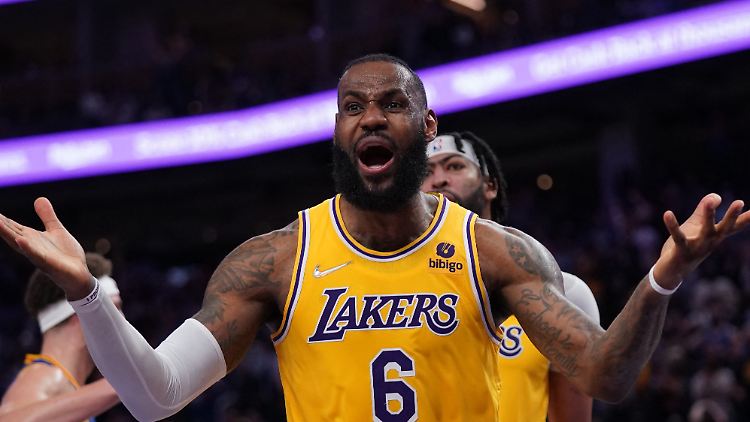 LeBron James holt sich den Punkterekord für Hauptrunde und Playoffs.