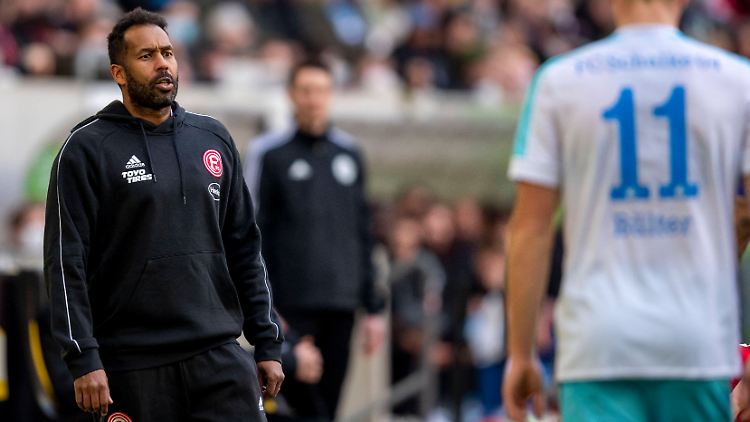 Vor Thioune hatte Düsseldorf nur eines der jüngsten elf Pflichtspiele gewonnen.