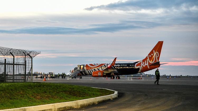 Ein Jet der ukrainischen Billig-Airline Skyup darf nicht im Flughafen von Kiew landen. (Archivbild)