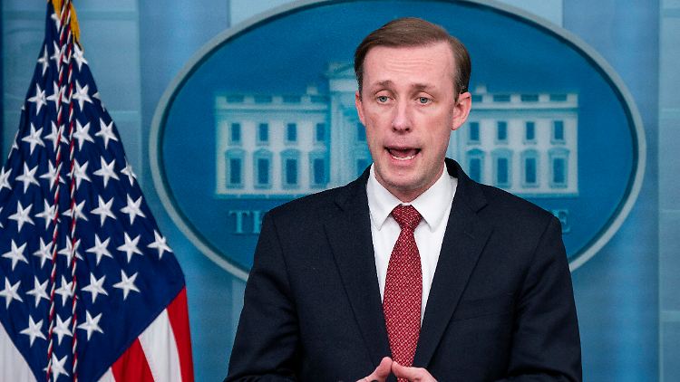 "Wird mit massivem Einsatz von Bomben und Raketen beginnen": Der oberste Sicherheitsberater des US-Präsidenten weist Hysterie-Vorwürfe zurück.