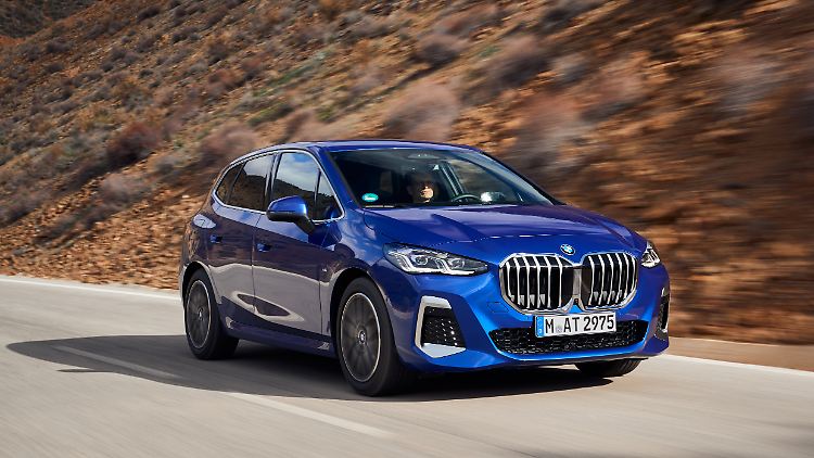 Im Vergleich zum Vorgänger ist der neue BMW 2er Active Tourer ein ganz anderes Auto geworden. Nicht nur optisch, auch was Technik und Antrieb betrifft. Platz bietet er aber immer noch. 