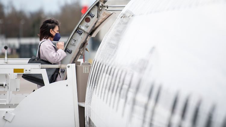Ausgleichszahlungen leistet die Bundesregierung bereits seit 2014 grundsätzlich bei allen Dienstfahrten und -reisen ihrer Beschäftigten. 
