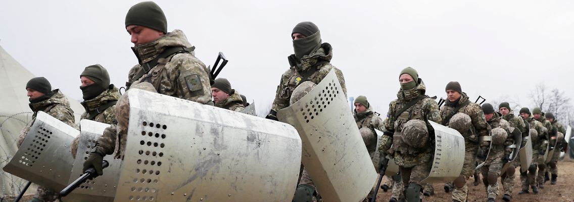 2022-02-14T131432Z_2079746556_RC2PJS9U3SVD_RTRMADP_3_UKRAINE-CRISIS-EASTEUROPE-REFUGEES.JPG