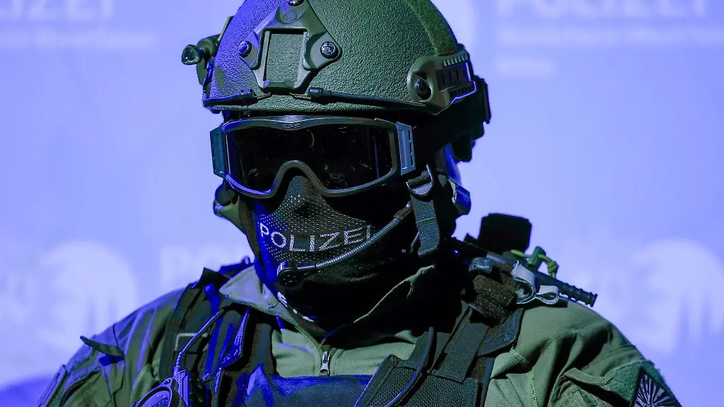 Durchsuchungen-in-Dinslaken-und-Duisburg-mit-SEK