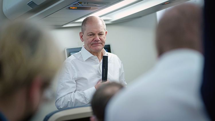Hat auf dem Weg nach Russland wohl eine mobile Teststation dabei: Olaf Scholz.