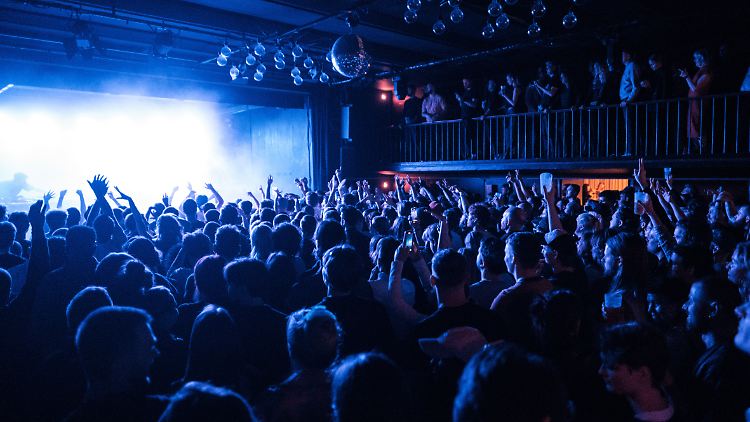 Volle Nachtclubs in Kopenhagen: Trotz hoher Infektionszahlen wird hier ausgelassen gefeiert.