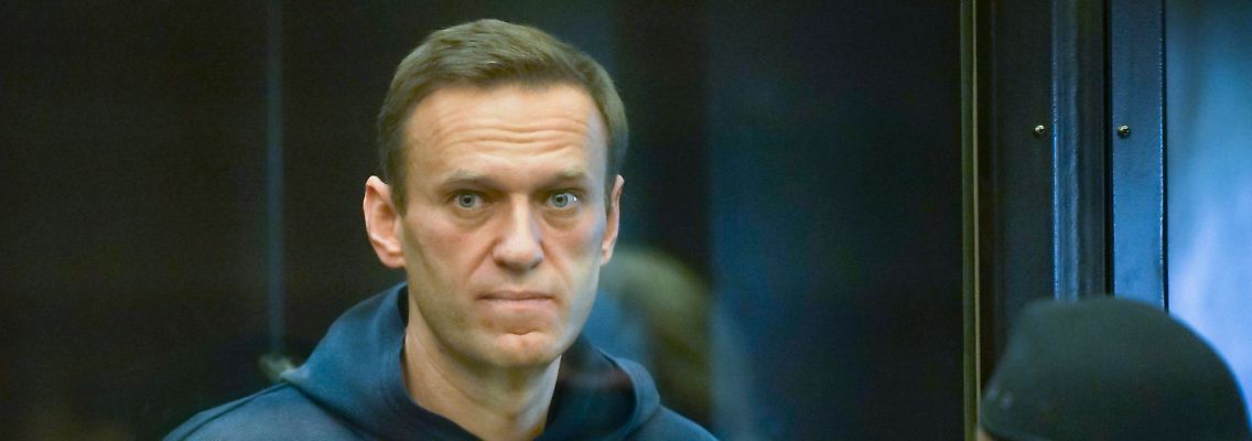 Der russische Oppositionsführer Alexej Nawalny kritisiert die Prozesse gegen ihn als willkürliche Inszenierungen.