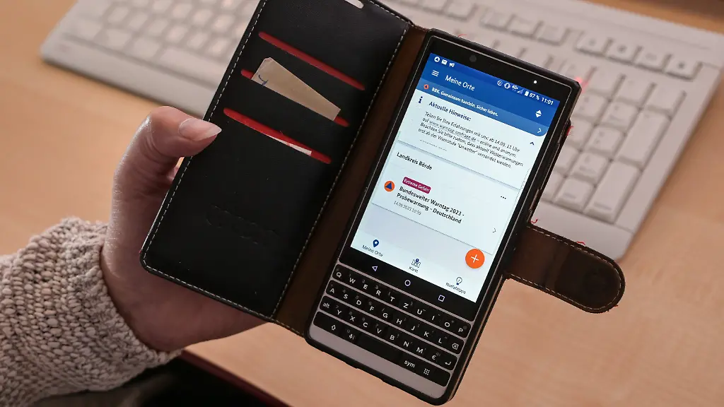 8b7afb9f4f3a2c5ce359cf287196ce32