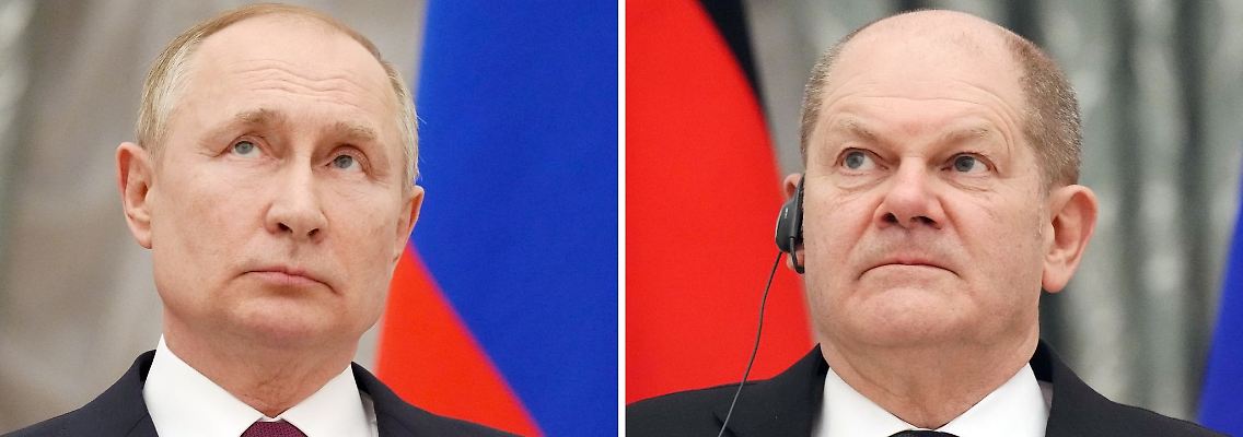 Bundeskanzler Olaf Scholz (SPD, r.) und Russlands Präsident Wladimir Putin.