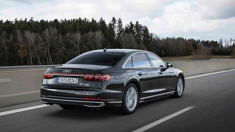 Der Audi A8 Plug-in-Hybrid soll nach Werksangaben bis zu 60 Kilometer rein elektrisch zurücklegen können.