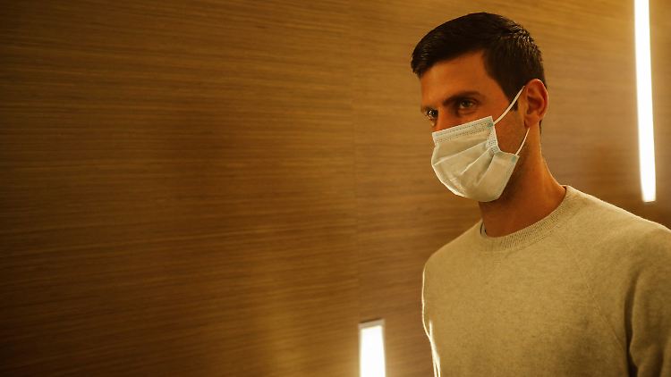 Der 34 Jahre alte Djokovic lehnt eine Impfung gegen das Coronavirus vorerst weiter ab. 