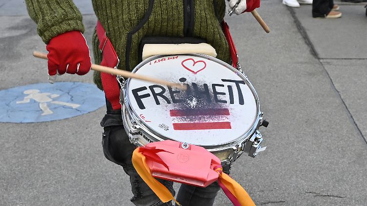 Inzwischen halten mehr und mehr Länderchefs die Umsetzung der allgemeinen Impfpflicht für keine gute Idee.
