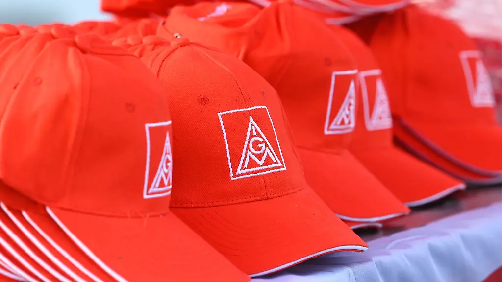 Die-IG-Metall-verhandelt-ab-Mittwoch-mit-dem-Arbeitgeberverband-VSME-ueber-den-Tarif-in-der-saechsischen-Metall-und-Elektroindustrie-Symbolbild