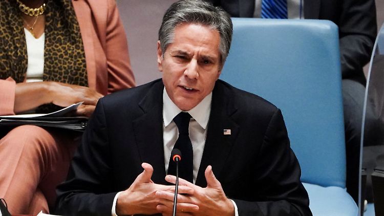 Vermeintlicher Terroranschlag, fingierte Massengräber, Chemiewaffen: US-Außenminister Blinken schildert drastische Szenarien der russischen Kriegsvorbereitung.
