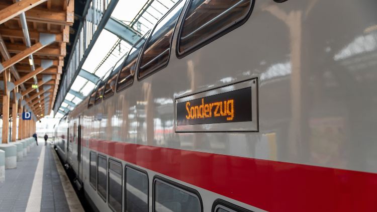 Im Norden der Republik kommt es bis Samstagnachmittag zu Einschränkungen beim Bahnverkehr.