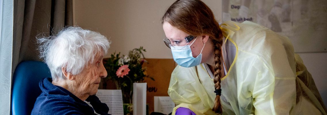 Für Gesundheitsminister Lauterbach ist die zentrale Aufgabe in der Pandemie der Schutz der Älteren.