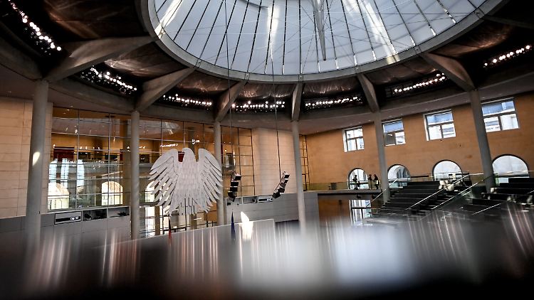 Mit breiter Mehrheit stimmte der Bundestag für eine Verlängerung der Regeln.