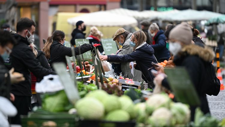 "Die Virusaktivität wird im Frühling nachlassen und uns eine Atempause verschaffen."