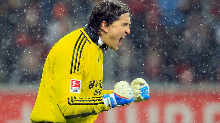 Rene Adler freut sich natürlich über das Interesse des Tabellenführers aus Manchester.
