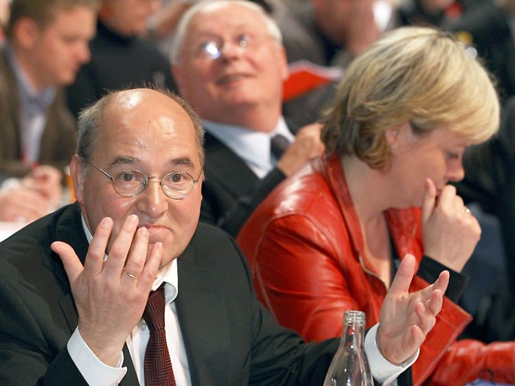 Gysi versteht die Lötzsch nicht mehr.