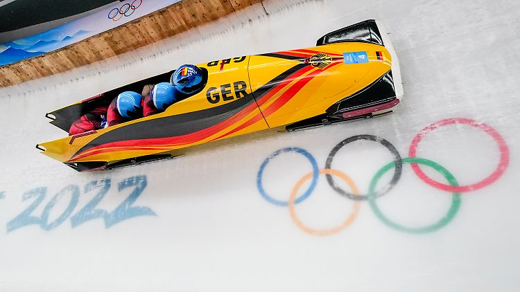 Der "King of Bob" holt jetzt auch im Viererbob Gold.