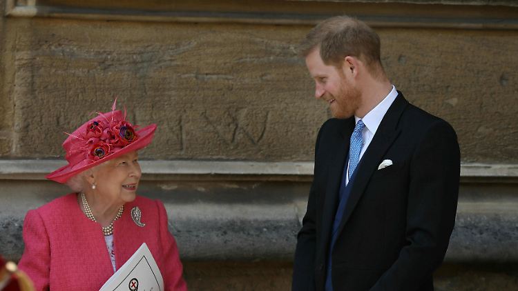 Dieses Bild aus dem Mai 2019 ist eines von sehr wenigen in den letzten Jahren, dass Queen Elizabeth II. und Prinz Harry gemeinsam zeigt.