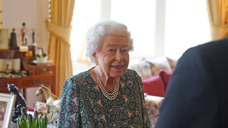 In der Woche lud Queen Elizabeth II. noch zur persönlichen Audienz in ihren Palast.