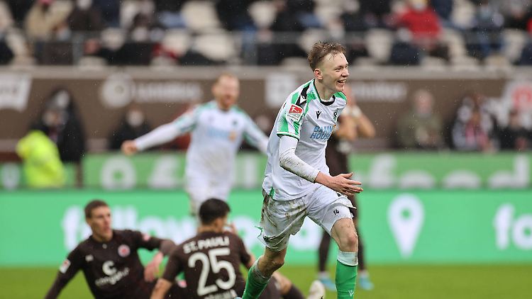 Hannovers Maxi Beier ist in Top-Form, St. Pauli nicht. 