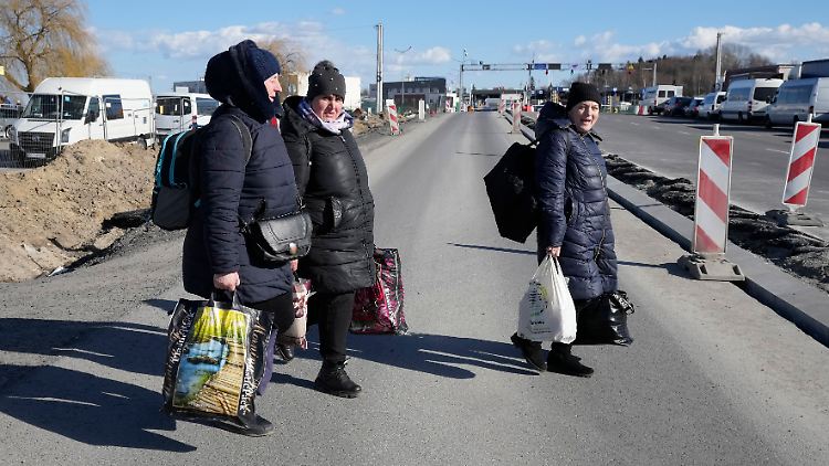 Sollte Russland die gesamte Ukraine angreifen, und nicht nur den Ostteil des Landes, könnten viele Menschen ins Ausland fliehen. 