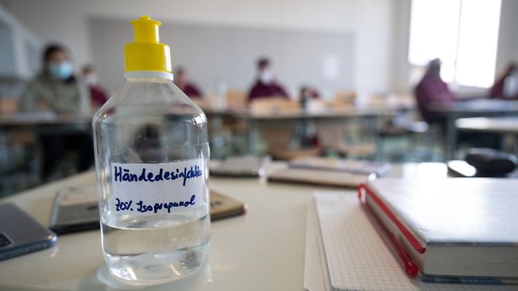 Isopropanol ist zum Bespiel in Desinfektionsmitteln enthalten.